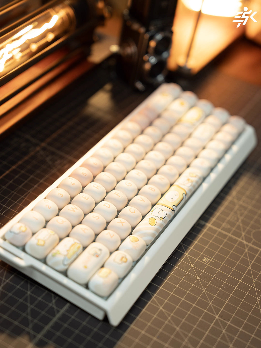 Cute theme Kitty Keys M68 Full Keyboard kit